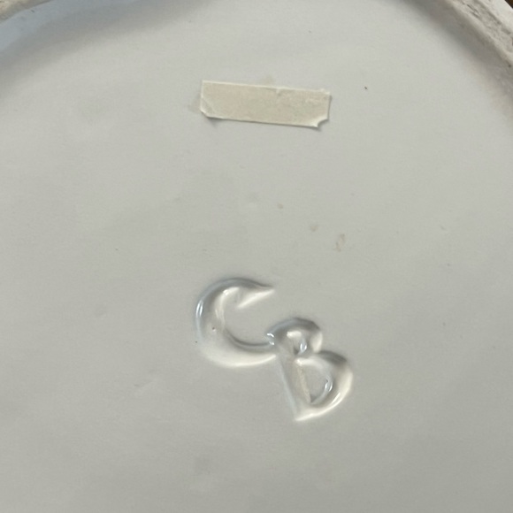 Vintage Ceramic Easter Bunny Basket. - Picture 9 of 10